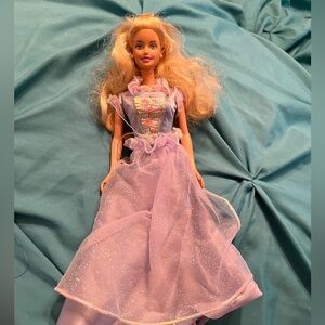 Barbie vintage princess! Purple dress, shoes.